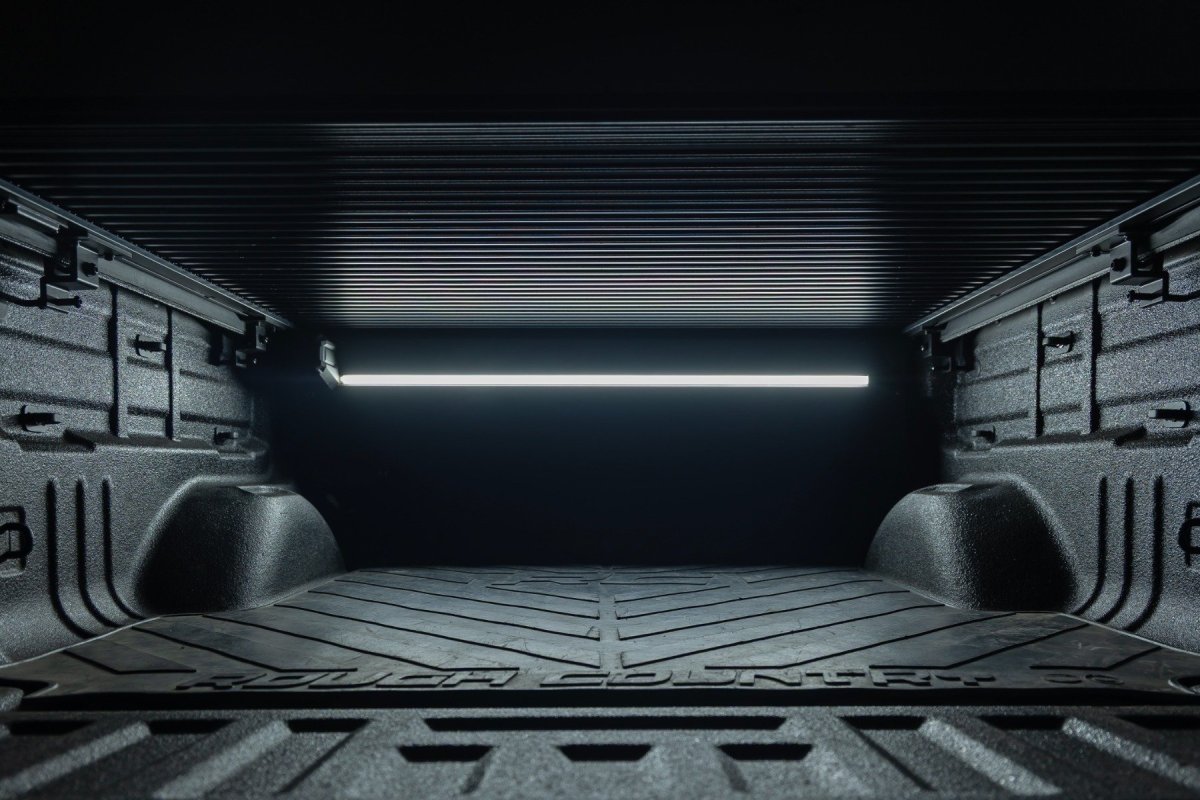 GMC Canyon Powered Retractable Bed Cover - Rough Country - Matte Black - '15-'26